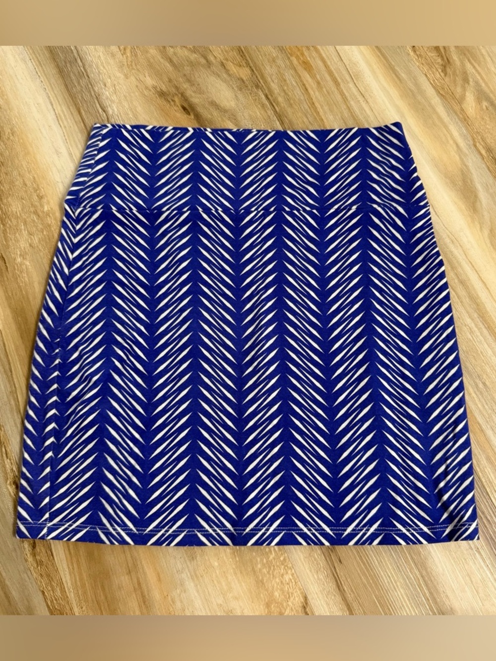 Fighting Eel skirt size small